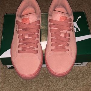 Puma suede desert flower